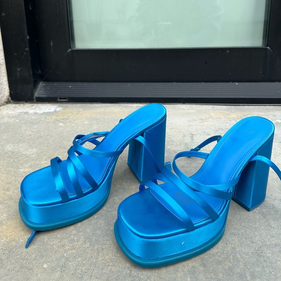Blue platform heels - Picture 2 of 6